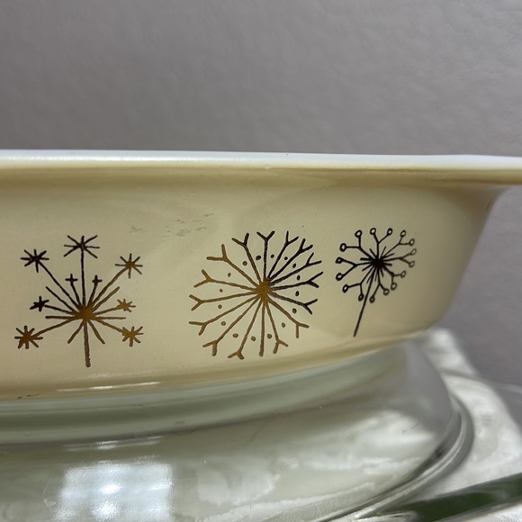 Pyrex Vintage Dandelion Gold & Cream Divided Dish With Lid - Picture 8 of 16